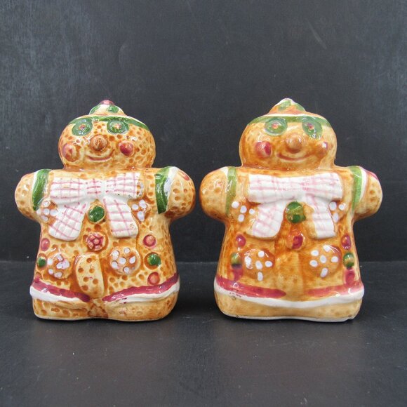 Vintage Gingerbread Men Salt and Pepper Shakers Set Ceramic 3 1/2 Inch Tall - Picture 1 of 7